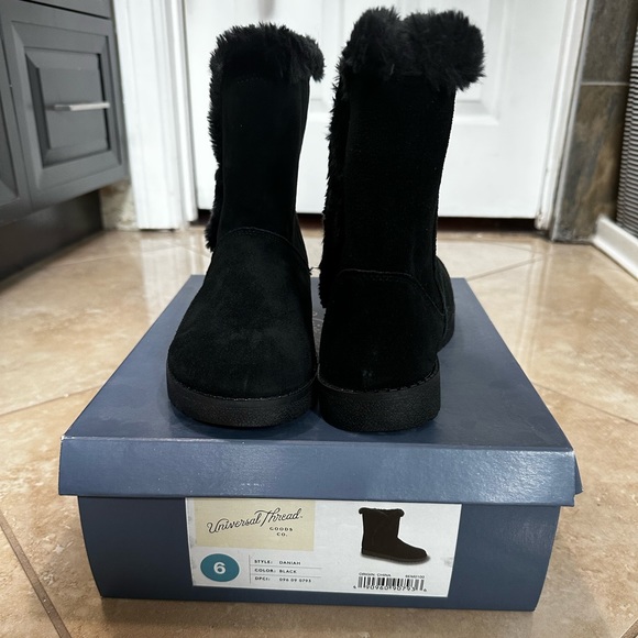 Boots - Picture 1 of 3